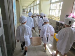 R8 1年給食開始○ (9)